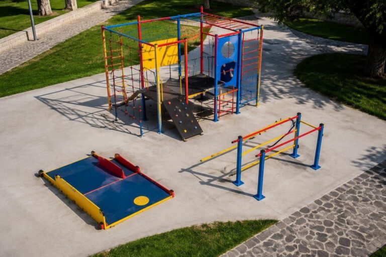 Nuove attrezzature sportive e giochi accessibili nel parco di Berchidda