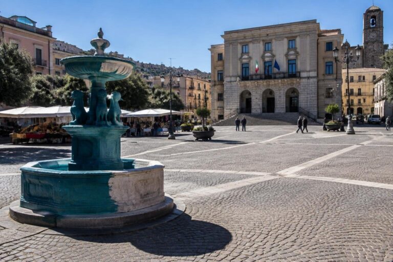 Nuoro, polemica sulle fontanelle scuote il Consiglio comunale