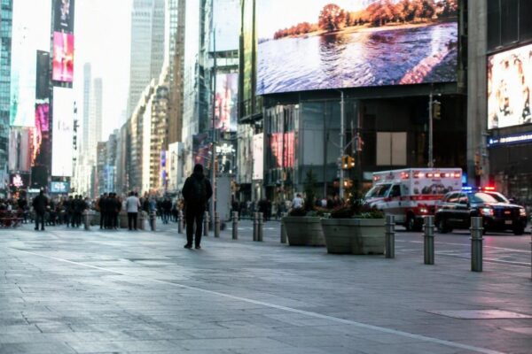 Unprovoked Stabbing in Times Square Leaves One Dead, Suspect Shot by Police