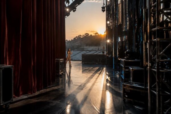 Swedish pop star uses Perth-born GlowDry powder for LA tour