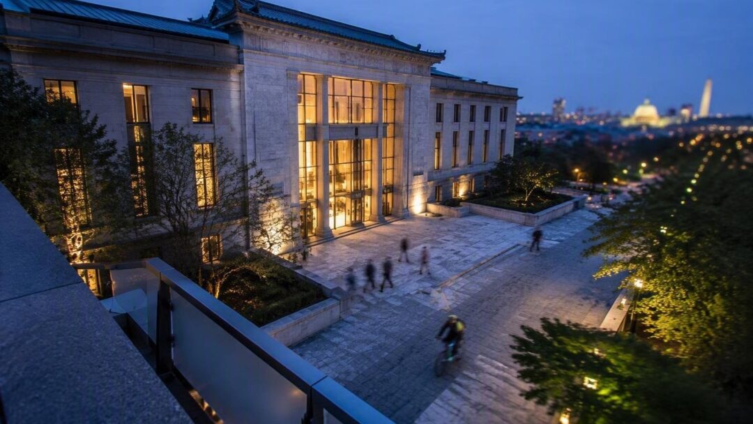 From Louvre to Smithsonian: Islamic Art Exhibition in Washington