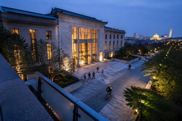 From Louvre to Smithsonian: Islamic Art Exhibition in Washington