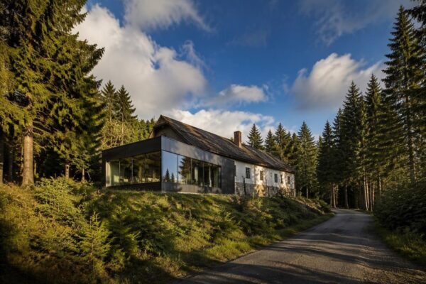 Förstberg Ling adds contemporary wing to historic Röstånga house