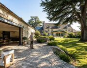 191 sqm S-shaped country home in Essonne priced at €575,000