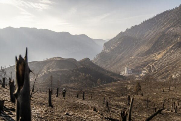 Emergenza incendio a Tignale: evacuazioni e interventi notturni