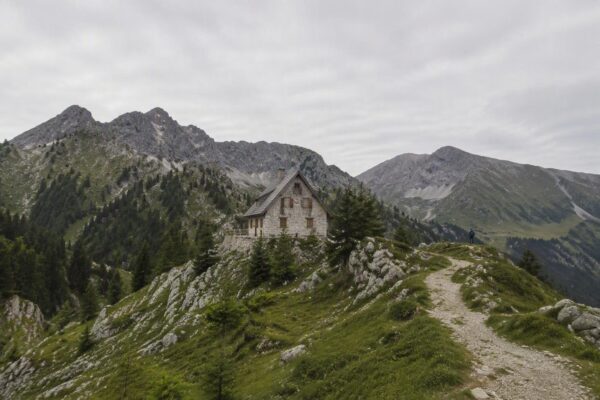 Investire in case vacanza in montagna: come stimare rendimenti e rischi