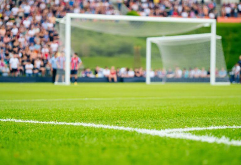 1216x832 12 01 00 30 83617465