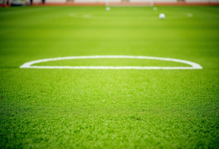 1216x832 25 12 45 28 326252740