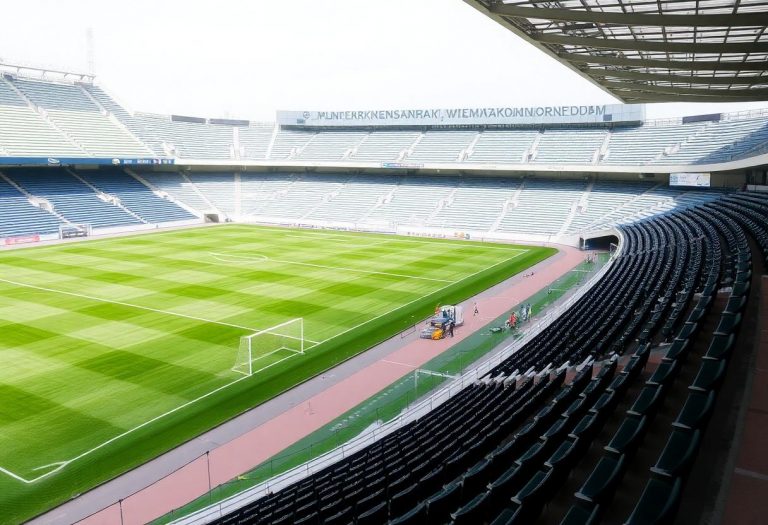 1216x832 25 00 00 30 577231325