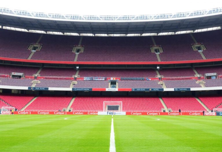 1216x832 17 12 00 24 410988155