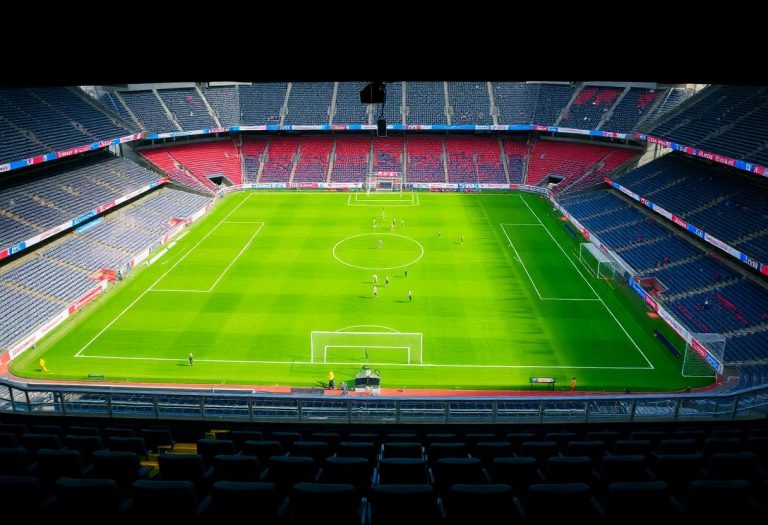 1216x832 21 17 00 38 816596114