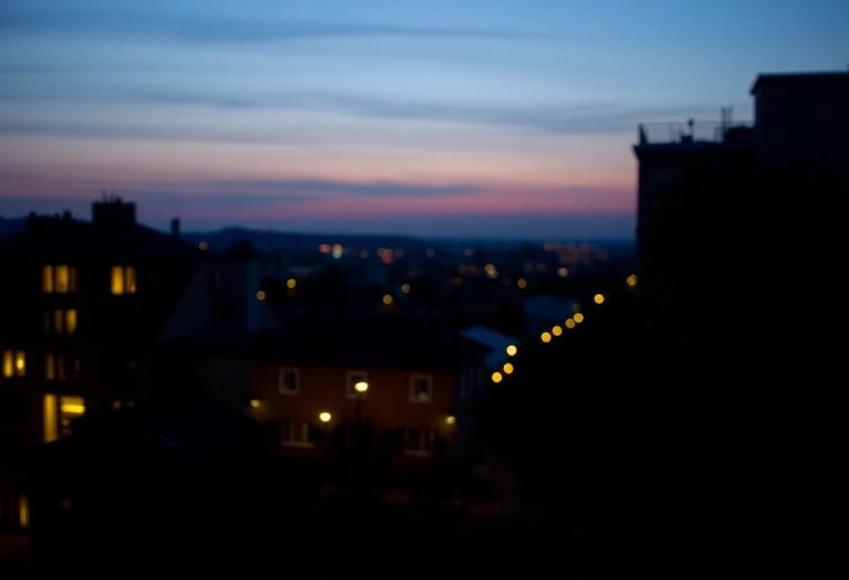 1216x832 24 00 45 20 262608456