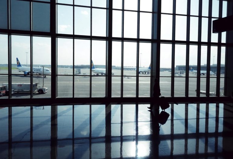 1216x832 09 18 30 23 306905856