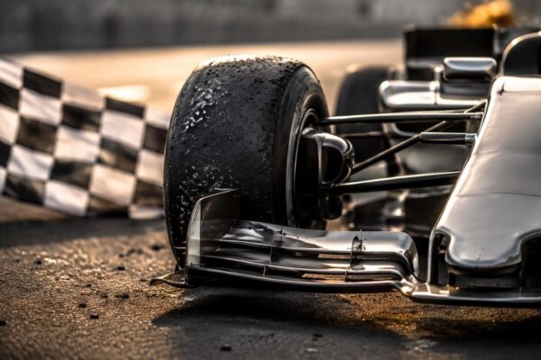 Gran Premio d'Ungheria 2026: Norris vince, Hamilton penalizzato