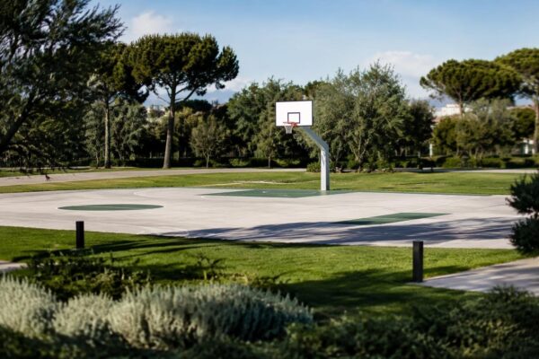 Inaugurato il nuovo campo da basket a Marina di Pisa: un investimento per la comunità