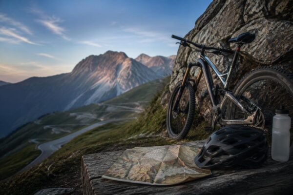 Tour de France 2026: Pogačar trionfa sull'Alpe d'Huez con un record storico