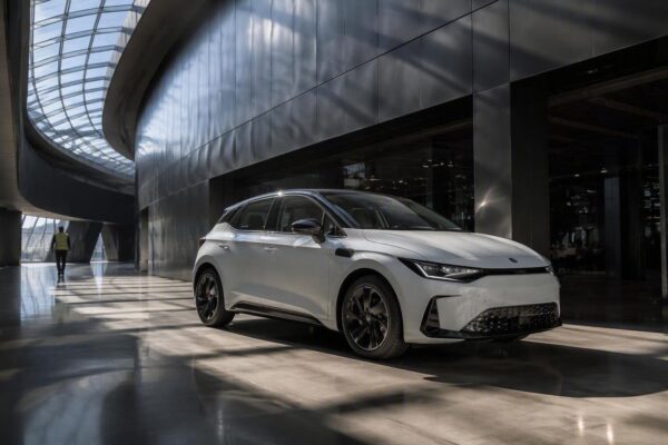 Fabrice Cambolive svela i piani di Renault per il futuro delle auto elettriche
