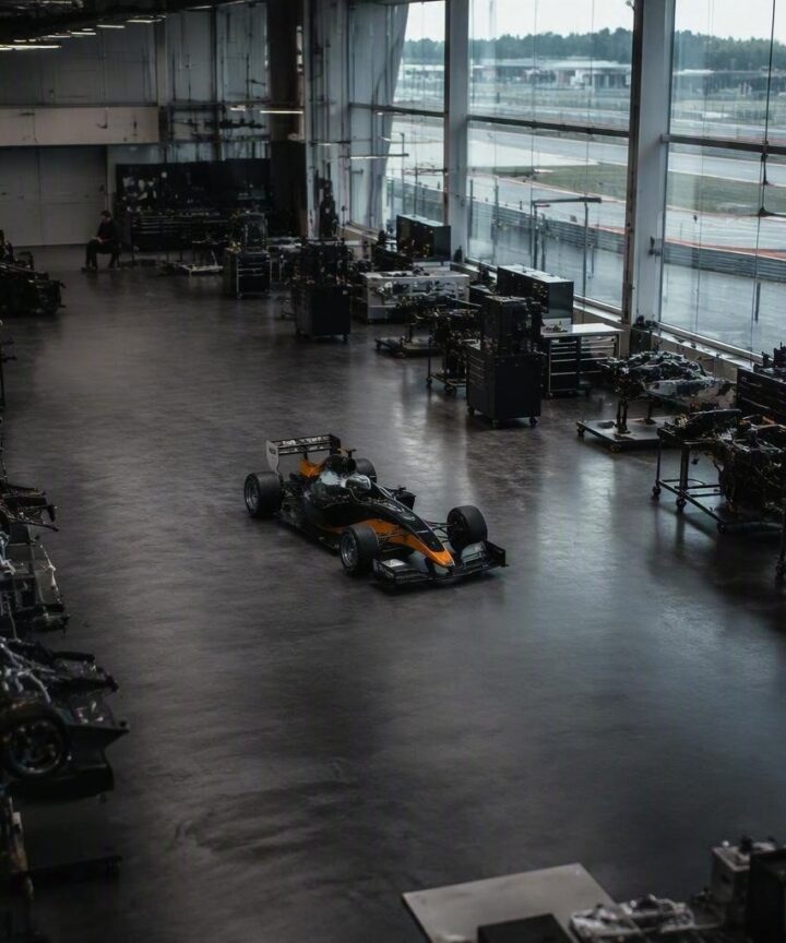 McLaren in difficoltà: l'interasse corto limita lo sviluppo della vettura