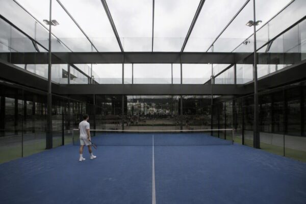 Come difendersi al padel e guadagnare la rete