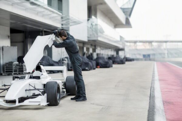 Dai pionieri ai campioni moderni: i volti indimenticabili della Formula 1