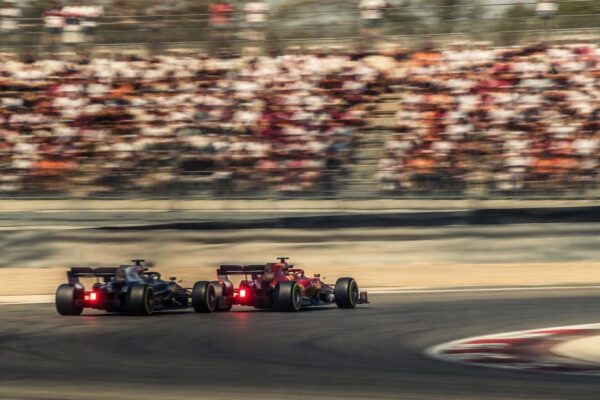 Fernando Alonso e Carlos Sainz, polemiche e adrenalina sul nuovo circuito di Madrid