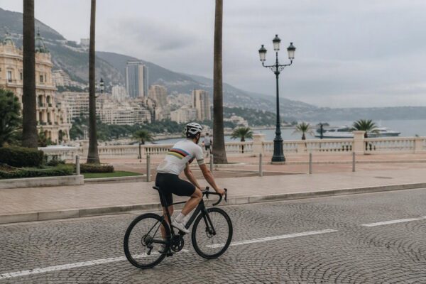 Il recupero di Pogacar: video e curiosità dal ritorno in bici