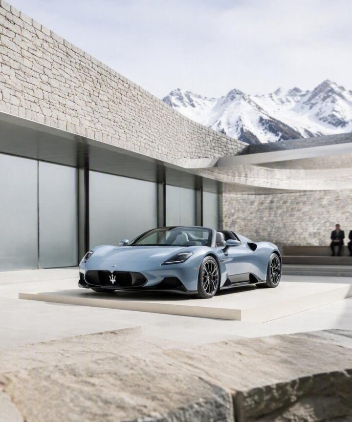 La Maserati MC20 Cielo vince il premio Colpo di Fulmine a St. Moritz