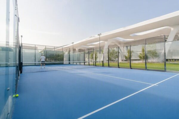 Padel: come affrontare i colpi nell'angolo con tecnica e strategia