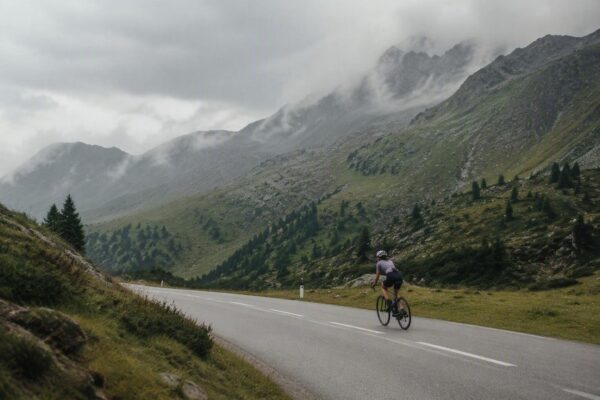 Scopri la maglia da ciclismo donna con tessuto Chill-Tec: leggerezza e traspirabilità