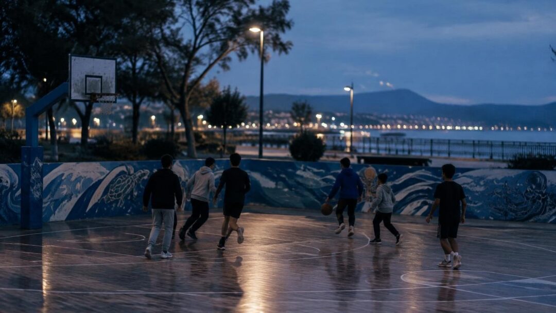 Giardini Buonvicini: campo da basket rinnovato con arte marittima