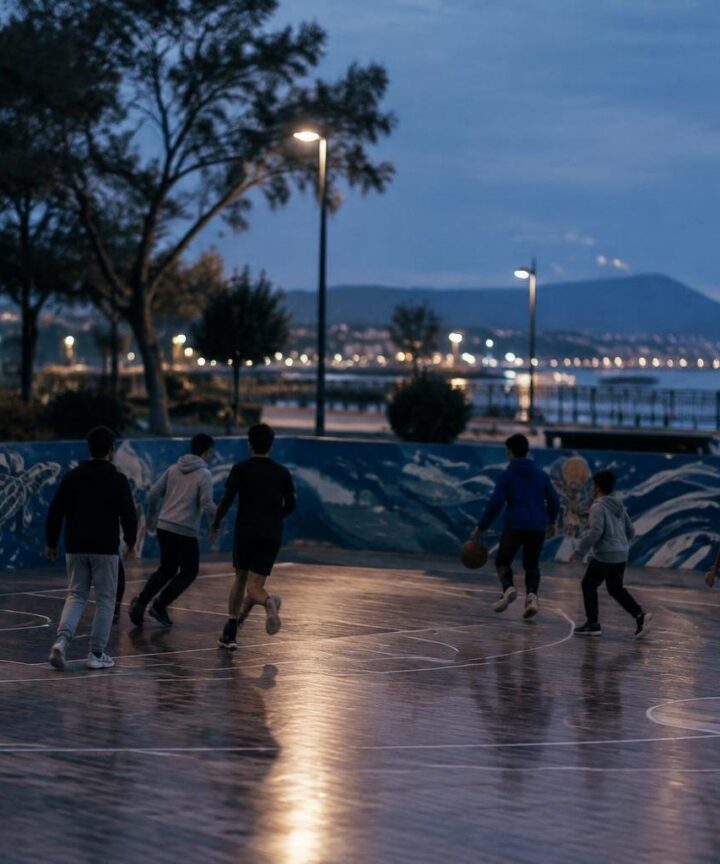 Giardini Buonvicini: campo da basket rinnovato con arte marittima