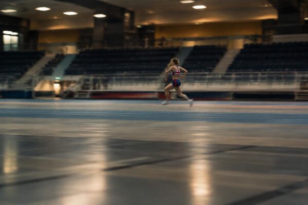 Le donne inglesi dominano world indoor, Commonwealth e Europei