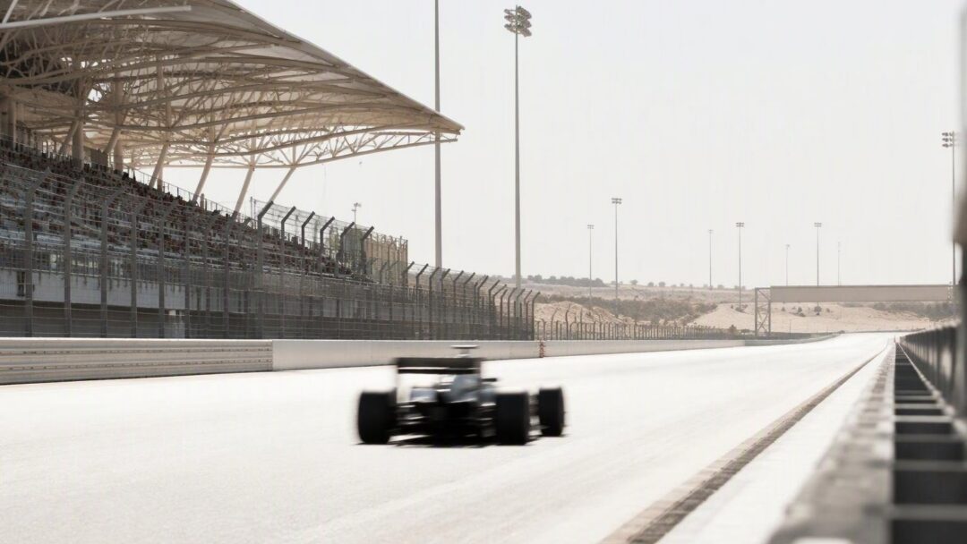 Verstappen domina a Bahrain, pressione fiscale sull'F1 italiana