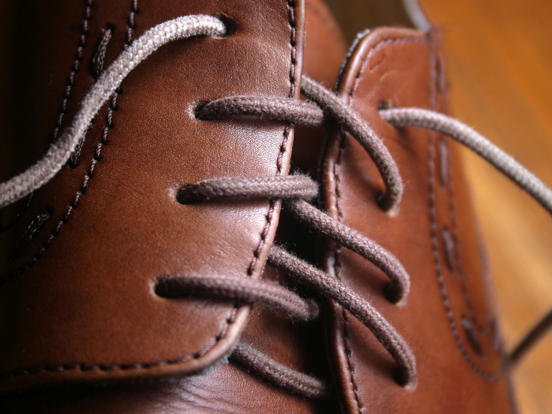 Sognare di allacciarsi le scarpe: cosa significa?