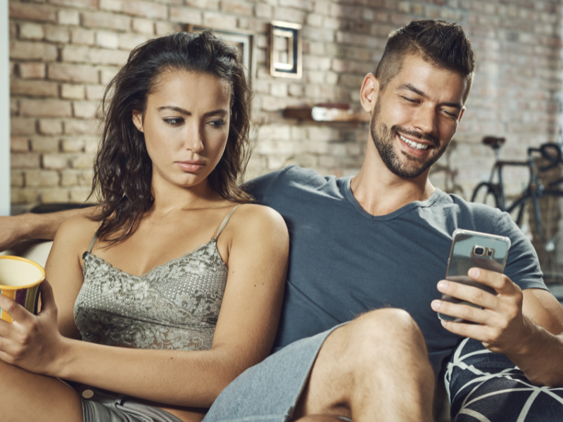 Come sapere se il tuo partner sarà infedele? Questi sono i segnali