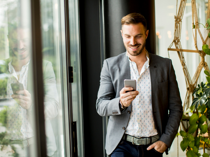 Penso che il mio partner abbia Tinder: come scoprirlo senza spiare il suo cellulare