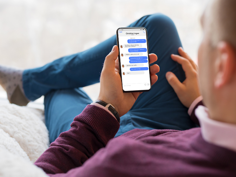 Se ti invia questi messaggi WhatsApp, è segno che è infedele