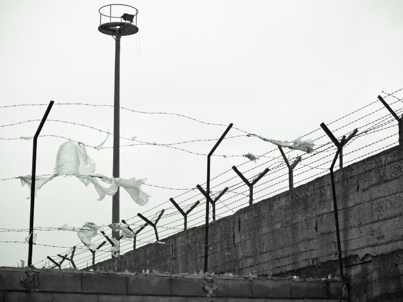 Il significato di sognare una prigione: ti manca la libertà?