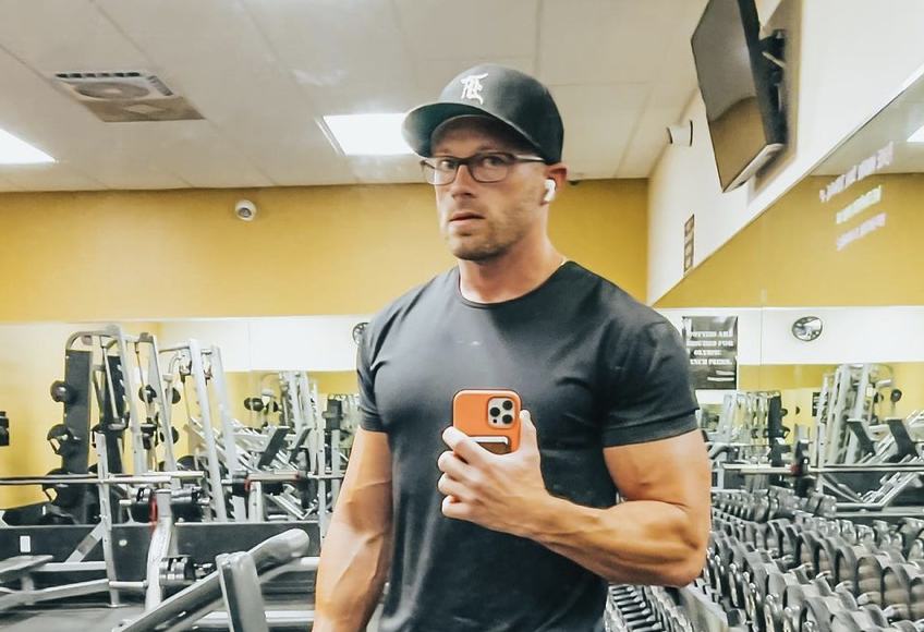 Chi è Adam Busby? Instagram, incontri, biografia