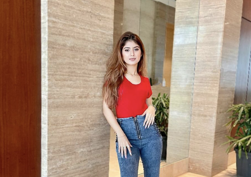 Chi è Arshifa Khan? : biografia, famiglia, incontri, instagram, affari e altro