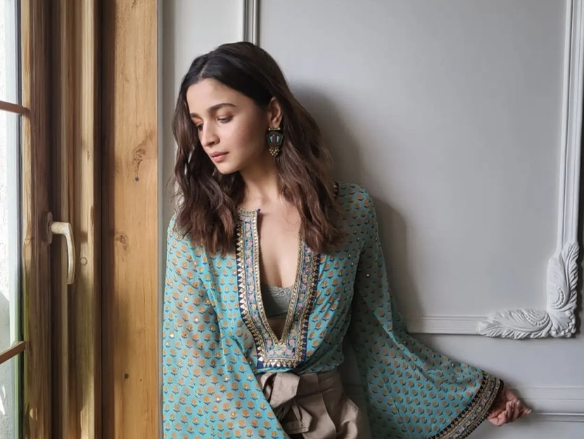Chi è Alia Bhatt? : biografia, famiglia, incontri, instagram, affari e altro ancora