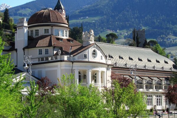 Merano e Scena: tra terme, giardini e soggiorni panoramici