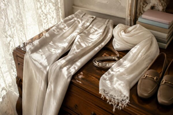 Come abbinare i pantaloni beige quest'estate: 5 idee di stile