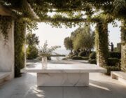 Design outdoor: il tavolino Staffa di Ferm Living per spazi unici