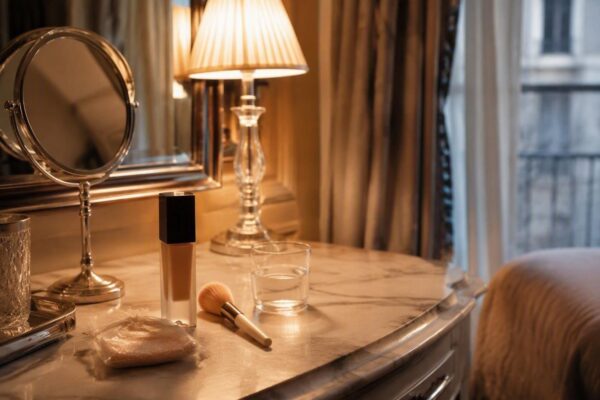 Makeup timeless effetto diva: base luminosa step-by-step