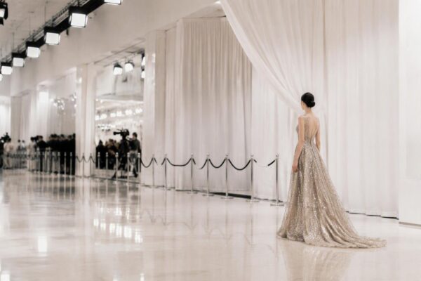 Bob Mackie e il suo impatto sulla moda delle celebrità