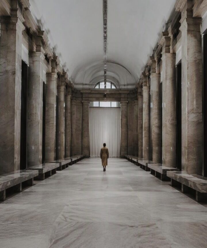 Evoluzione SS27: il nuovo volto di Armani alla fine della Fashion Week