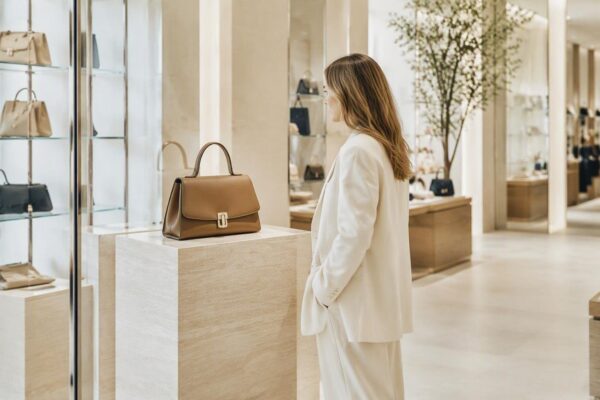 Ferragamo Cara Bag: la borsa che ha rubato il cuore alle celebrities