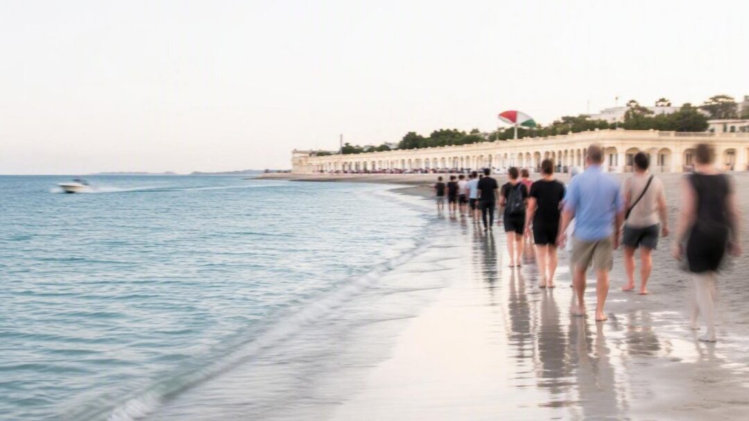Greta Scarano al Lido di Venezia: eleganza Armani e solidarietà con la Palestina