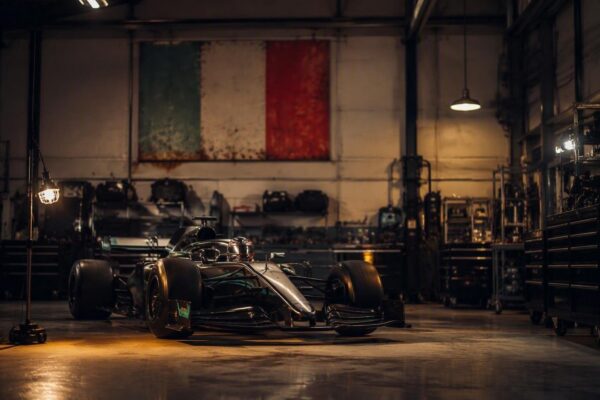 Kimi Antonelli: vita, carriera e successi del pilota italiano della Mercedes